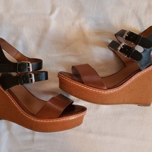 WOMEN'S BLACK/BROWN HEALED SANDALS